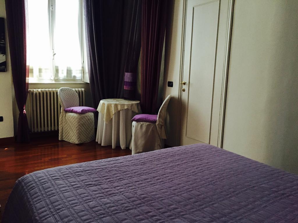 Bed and Breakfast Il Giardino Nascosto Бусто-Арсизио Номер фото